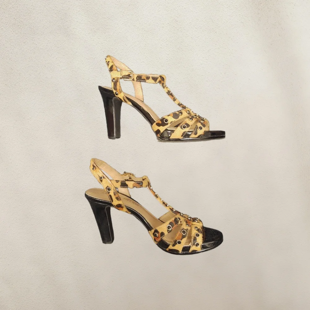 *DONATED 11/1/23* GUC Antonio Melani Heels Size 6.5 - Picture 3 of 10